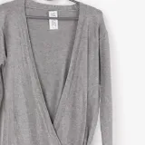 sweter-z-duzym-dekoldem-stan-nowy
