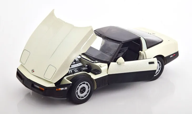 greenlight-chevrolet-corvette-c4-1986-marka-inna