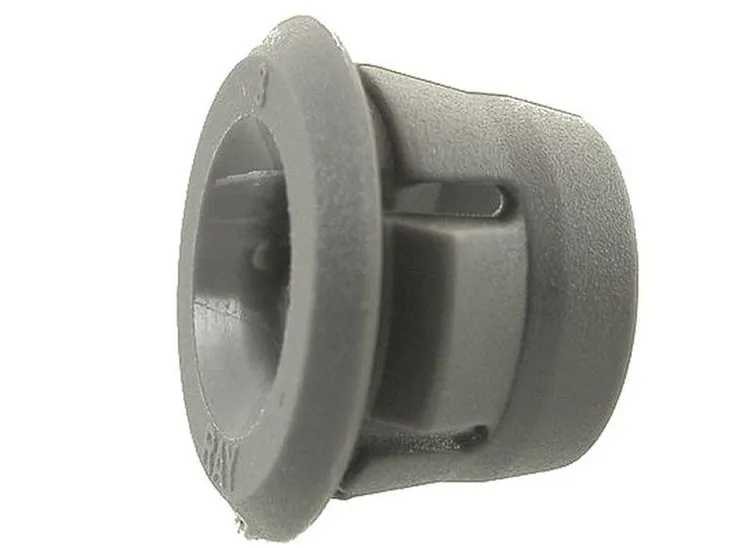 10x-bmw-5-e28-e34-e60-61-x3-e83-tulejka-spinki-listwy-progu