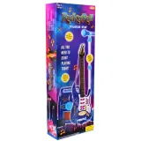 duza-gitara-niebieska-stojak-regulowany-mikrofon-plec-dziewczynki