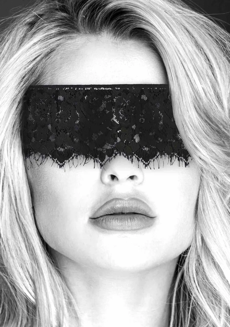 lace-mask-with-elastic-straps