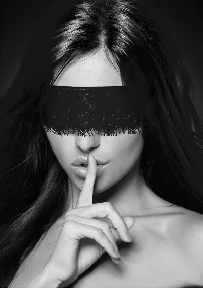 lace-mask-with-elastic-straps