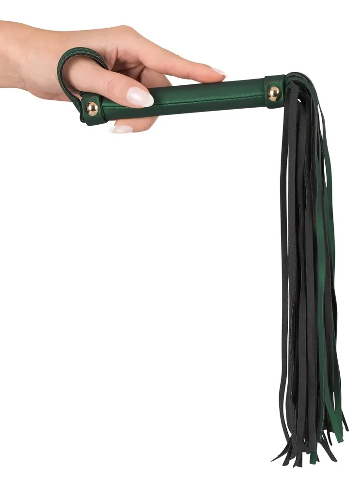 bk-collar-clips-and-flogger