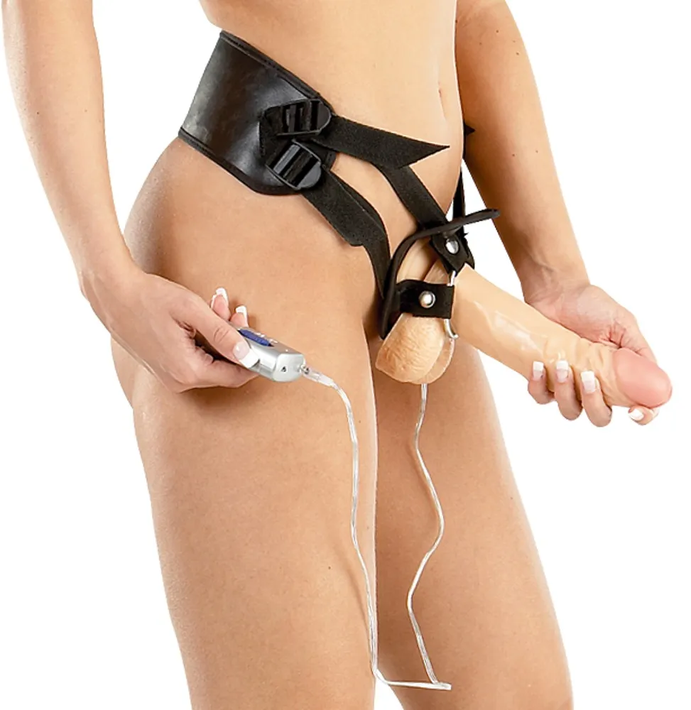 gigolina-vibrating-strap-on