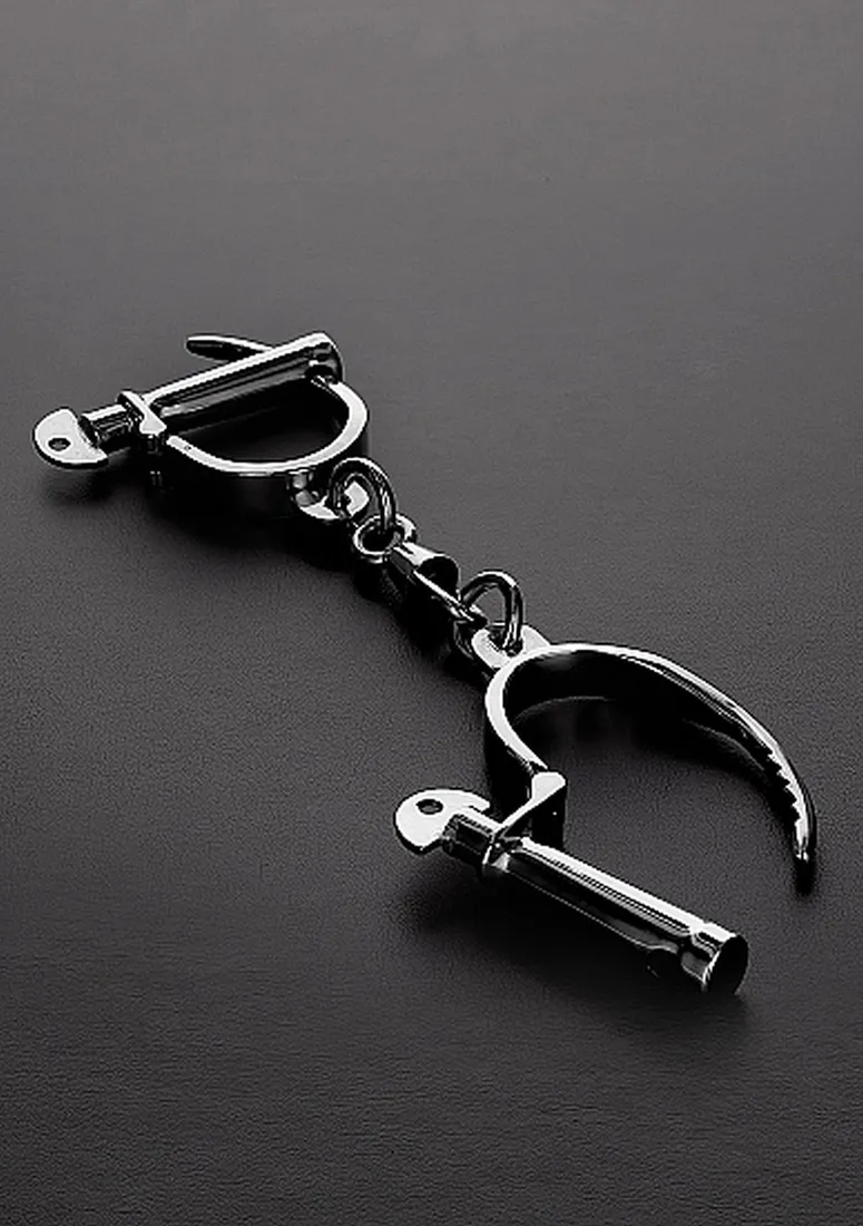 adjustable-darby-style-handcuffs