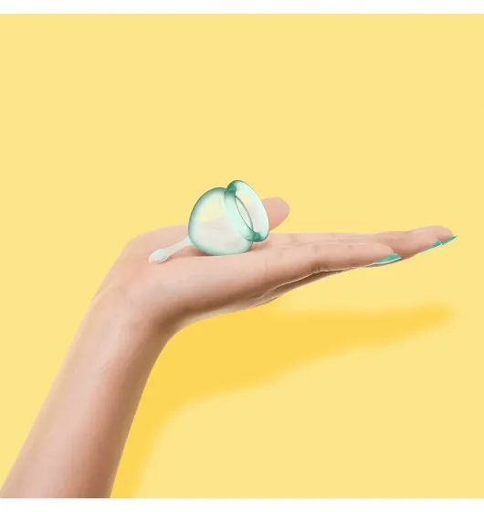 feel-good-menstrual-cup-set-light-green