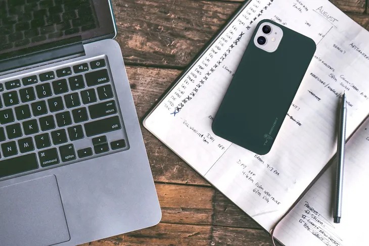 etui-do-iphone-11-case-twardowsky-hole-szklo-stan-nowy-dedykowany-model-iphone-11