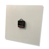 zegar-scienny-cichy-red-supercar-30x30-zasilanie-bateryjne