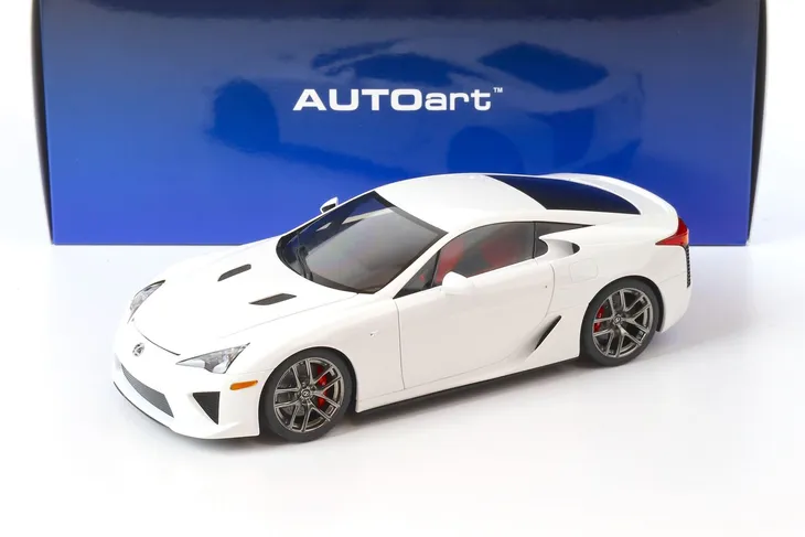 autoart-lexus-lfa-2012-bialy