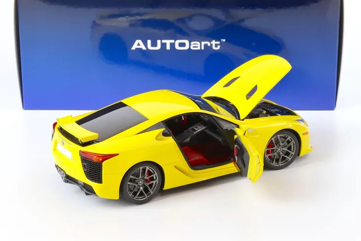autoart-lexus-lfa-2012-zolty-stan-zlozenia-calosc-die-cast