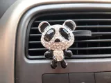 zapach-perfumy-dekoracja-do-samochodu-auta-panda