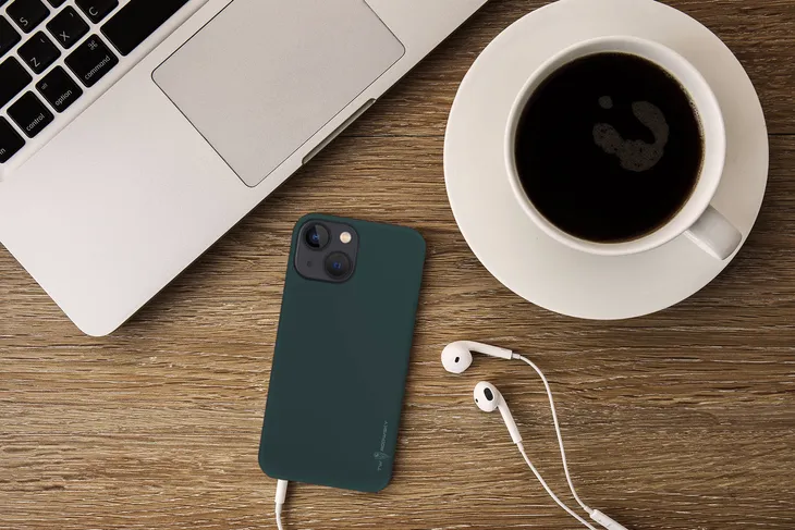 etui-do-iphone-14-plus-pokrowiec-twardowsky-hole-stan-nowy-przeznaczenie-apple