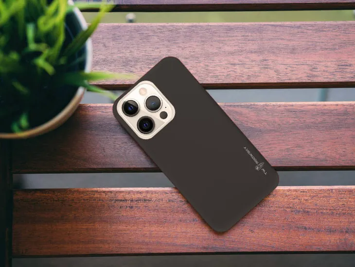etui-do-iphone-14-pro-max-obudowa-twardowsky-hole-stan-nowy-typ-plecki