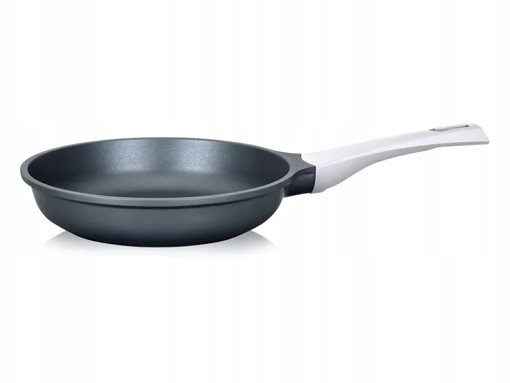 komplet-garnkow-nobility-9cz-typ-powloki-non-stick-nieprzywierajaca