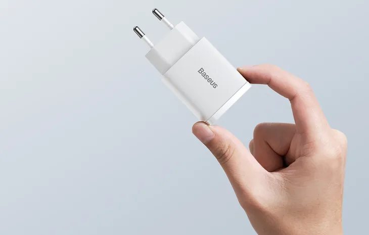 ladowarka-sieciowa-baseus-compact-quick-charger-usb-usb-c-20w-biala-kolor-bialy-liczba-urzadzen-ladowanych-jednoczesnie-2