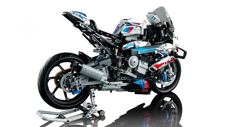lego-42130-technic-bmw-m-1000-rr-bohater-inny