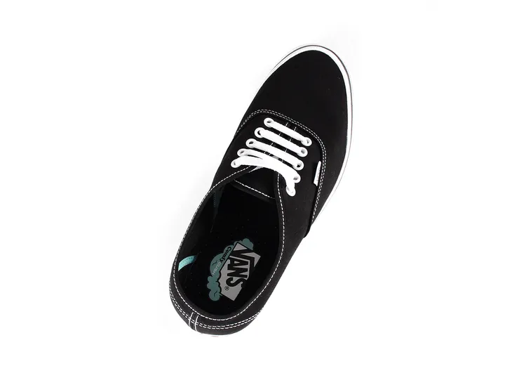 buty-vans-classic-comfycush-authentic-black-true-white-385-wysokosc-niskie