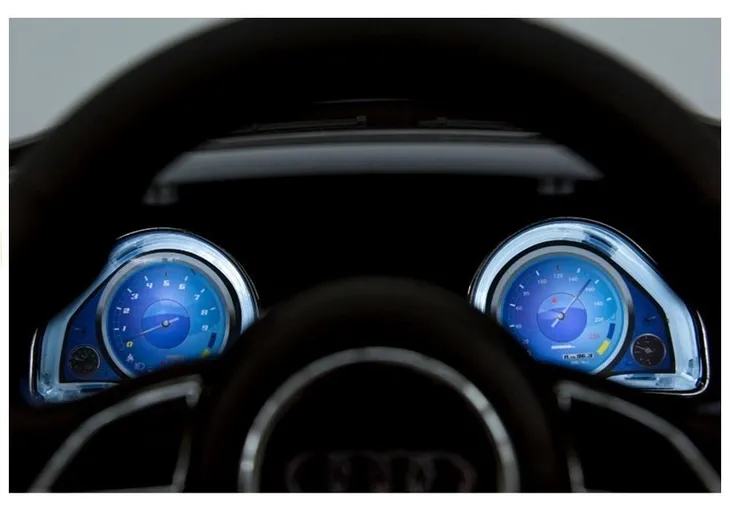 auto-na-akumulator-audi-rs5-biale-stan-nowy-wiek-dziecka-brak-informacji