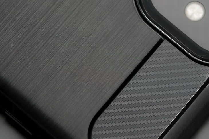 etui-bizon-case-do-iphone-14-plus-pokrowiec-cover-material-tworzywo-sztuczne