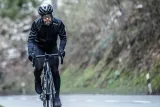 rogelli-core-kurtka-rowerowa-softshell-wlasciwosci-ochrona-uv-odblask-oddychajace-odprowadzajace-wilgoc-szybkoschnace-termiczne-wiatroszczelne-wodoszczelne