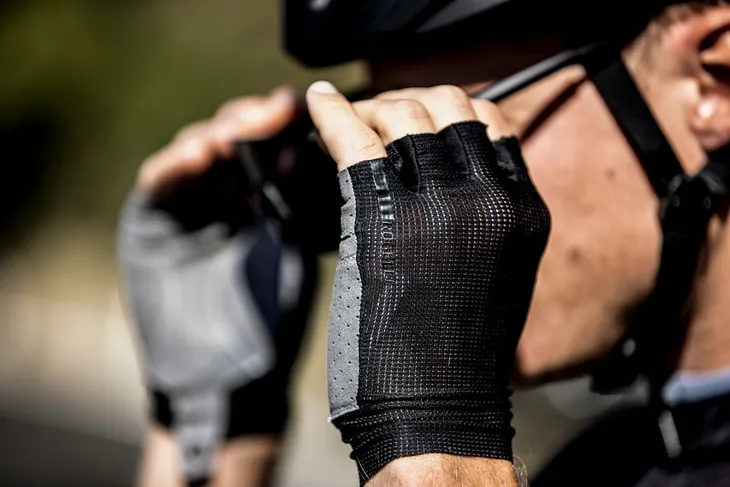rogelli-alpha-rekawiczki-rowerowe-typ-krotkie