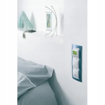 schneider-unica-basic-ramka-5-krotna-biala-stan-nowy