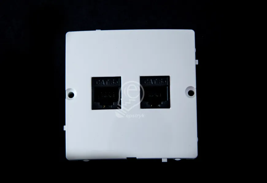 simon-basic-gniazdo-komputerowe-rj45-pod-5e-biale