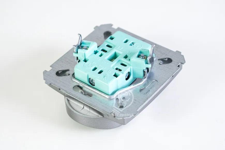 simon-basic-modul-gniazdo-podwojne-z-u-inox