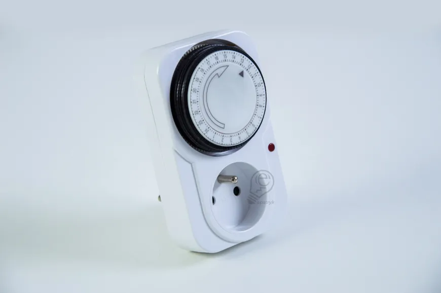 programator-czasowy-mechaniczny-wylacznik-timer