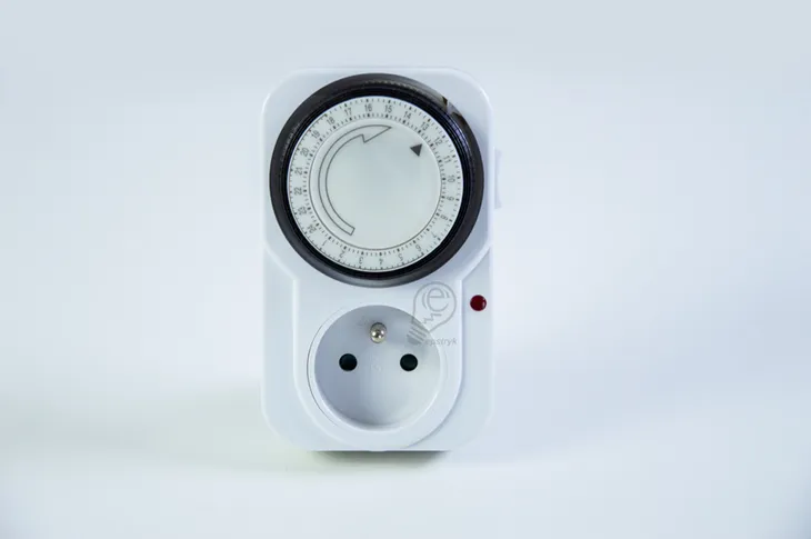 programator-czasowy-mechaniczny-wylacznik-timer-rodzaj-programator-czasowy