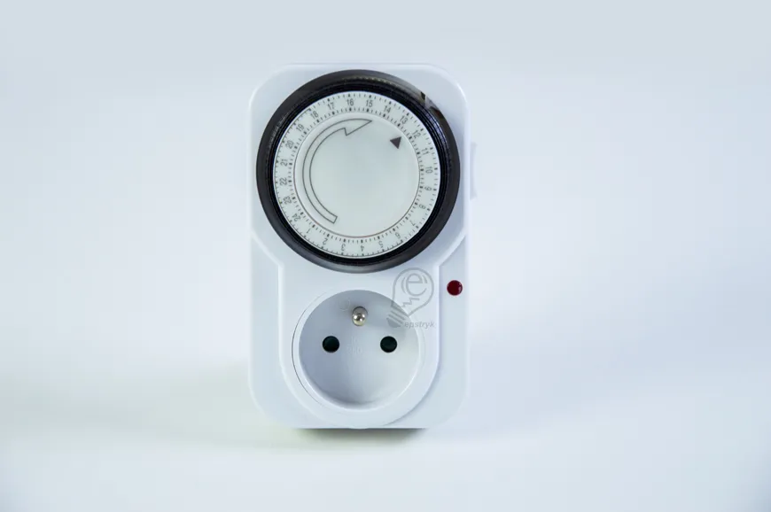 programator-czasowy-mechaniczny-wylacznik-timer