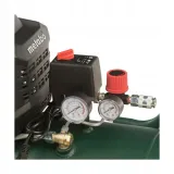 sprezarka-basic-250-50-50-l-8-bar-metabo-stan-nowy