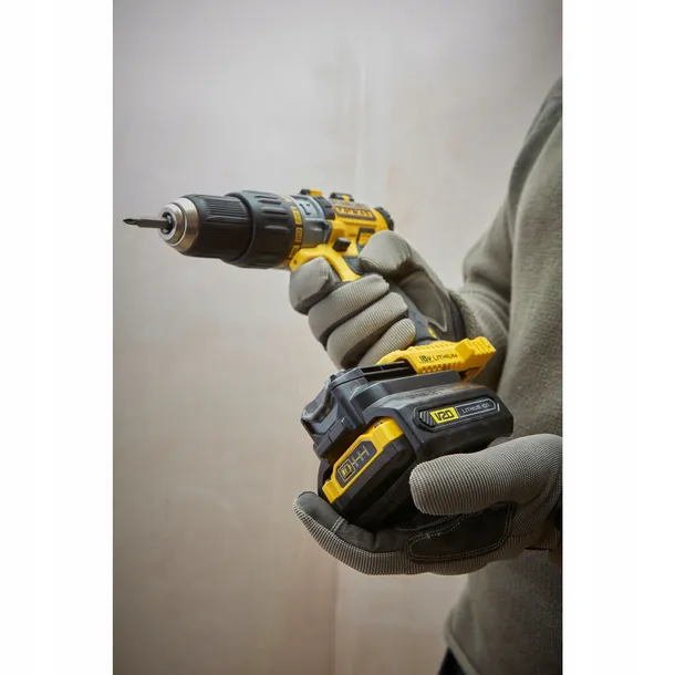 stanley-adapter-do-akumulatorow-18v-sfmcb100-kod-producenta-sfmcb100-xj