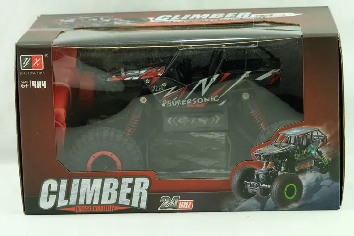 technok-samochod-r-c-8897-192b-74926-bohater-inny