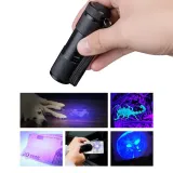 latarka-uv-kolor-dominujacy-czarny