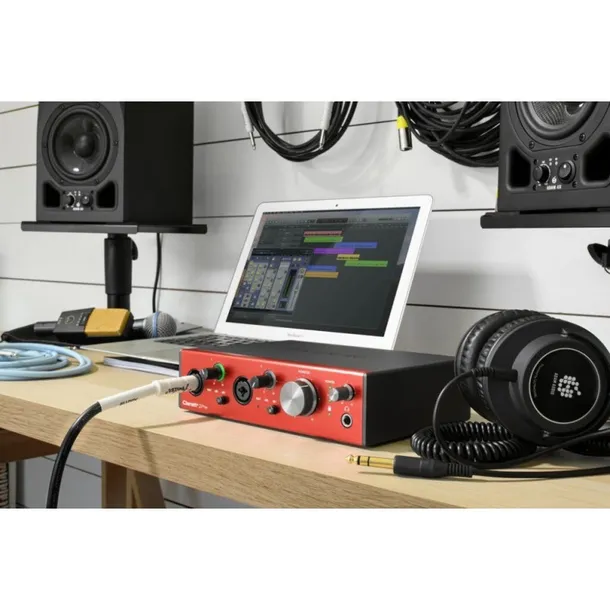 focusrite-clarett-2pre-interfejs-audio-marka-focusrite