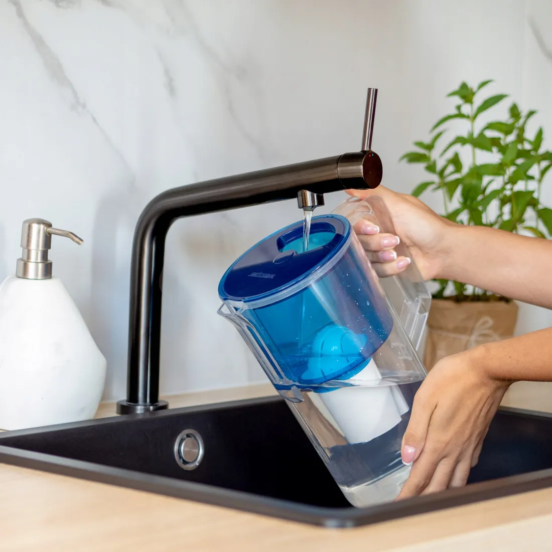 dzbanek-wessper-aquaclassic-basic-blue-25l