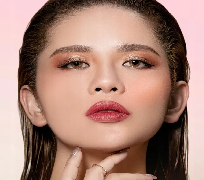 claresa-roz-prasowany-cheeks-tricks-02-wonder-4g-spf-brak