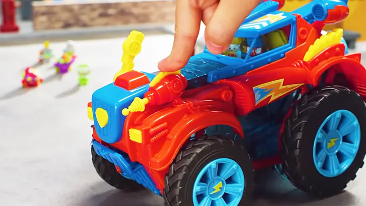 super-things-zings-hero-monster-roller-duze-auto-stan-nowy-waga-z-opakowaniem-0-7-kg