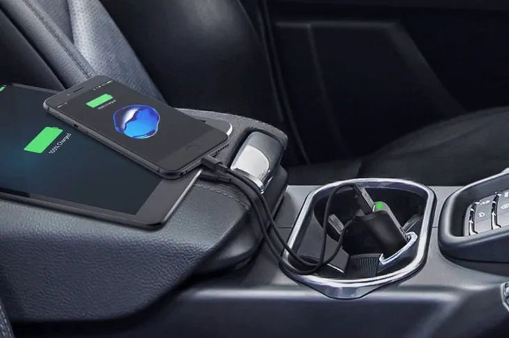 ladowarka-samochodowa-iottie-rapidvolt-mini-lightning-iphone