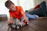 hot-wheels-monster-pajak-material-plastik-inny