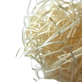 wypelniacz-naturalny-1kg-sosna-swierk-do-paczek-prezentow-opakowan-sianko