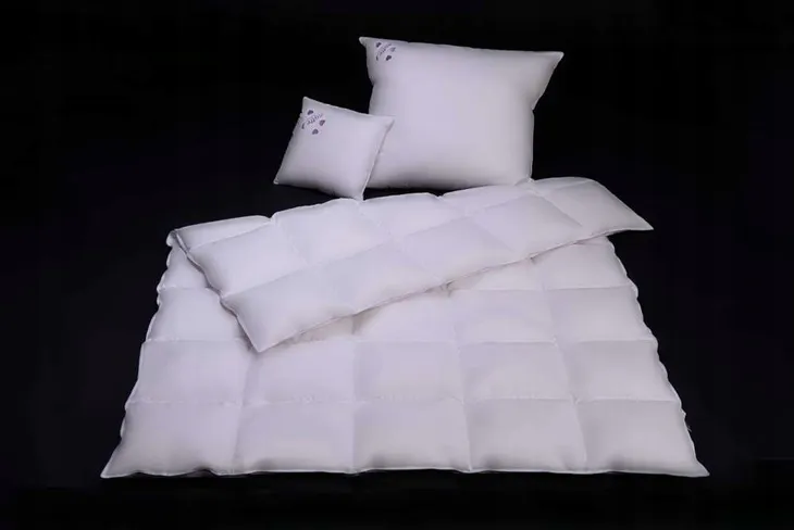 40x40-poduszka-notte-amore-waga-z-opakowaniem-0-5-kg