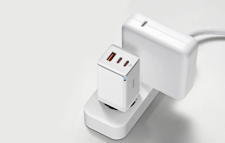 ladowarka-sieciowa-baseus-gan5-pro-2xusb-c-usb-65w-biala-kolor-bialy-stan-nowy