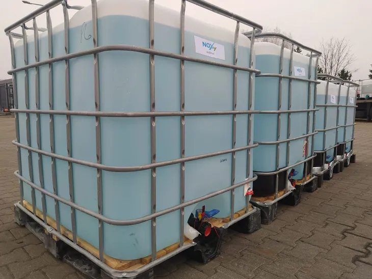 plyn-adblue-1000l-mauzer-waga-z-opakowaniem-1000-kg