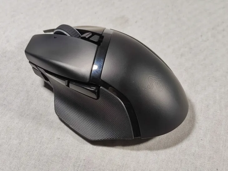 razer-basilisk-ultimate-wireless-gaming-mouse-marka-razer