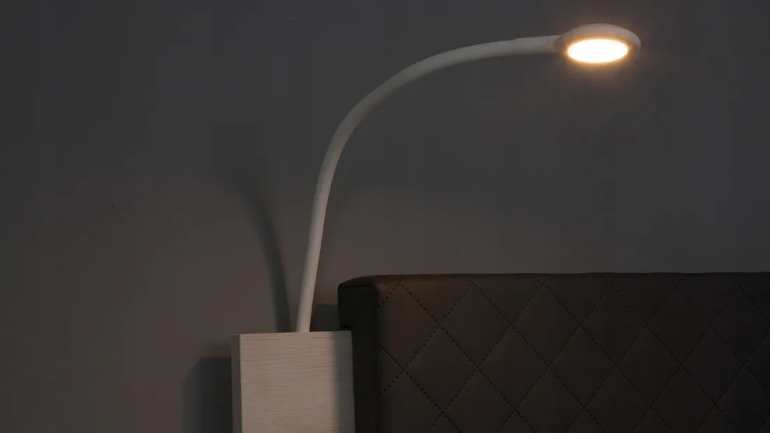lampki-led-do-lozka-denis