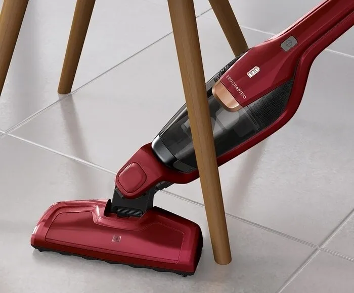 electrolux-eerc75wrk-ergorapido-classic-czerwony-zasilanie-akumulatorowe