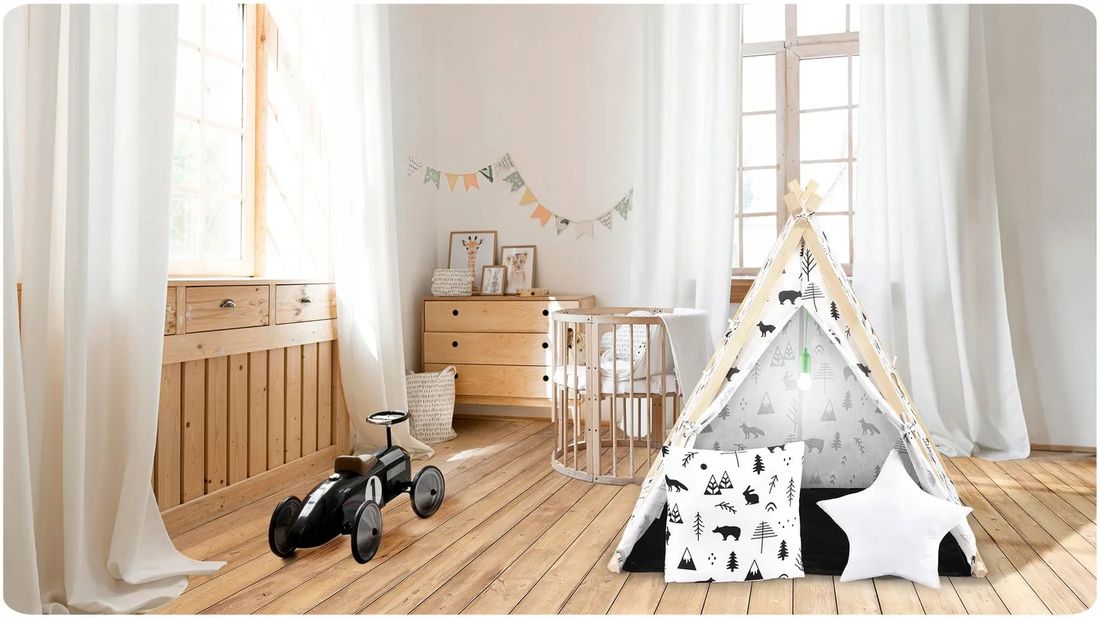 namiot-domek-dla-dzieci-tipi-z-lampka-i-poduszkami-bialy