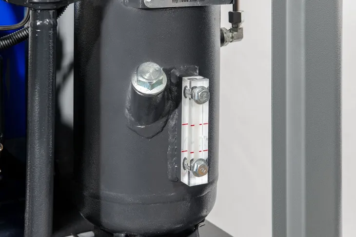 sprezarka-srubowa-aps-75-combi-dry-x